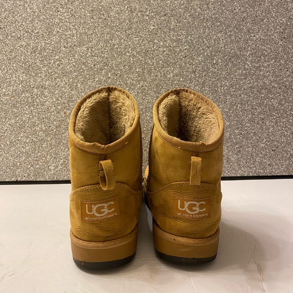 UGC Meideka Classic Ankle Boots - Picture 2 of 10